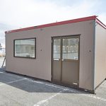 冬季発熱外来にむけて駐車場に仮設ハウスを置くこととしました。