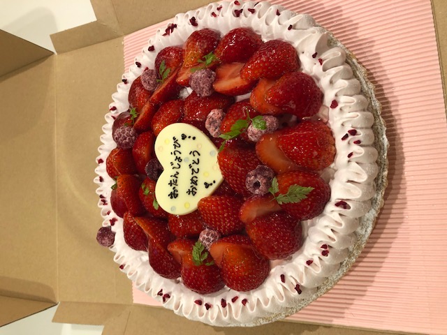 スタッフから誕生日プレゼント頂きました。ありがとうございます！