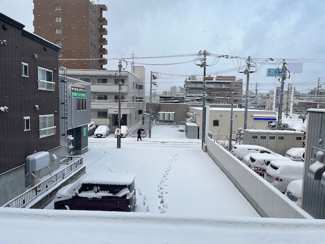 札幌は雪が結構ふりましたね。交通事故だけは注意しましょうか。