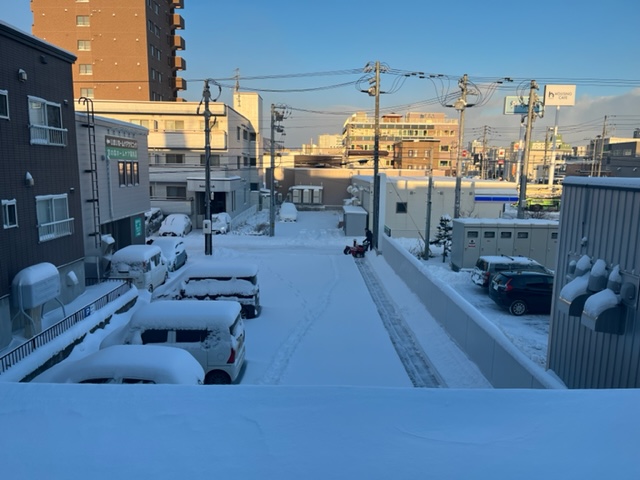 久々に札幌は大雪です。皆さん外出時には転倒に気をつけてくださいね。