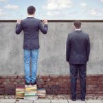 外の世界に目を向けること=自分達自身に目を向けること