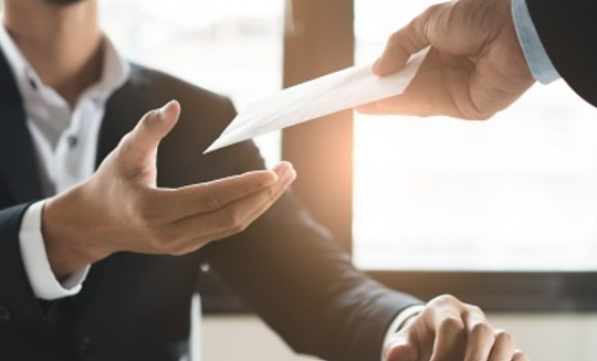 一時金の支給、スタッフの労苦に報いる・・・