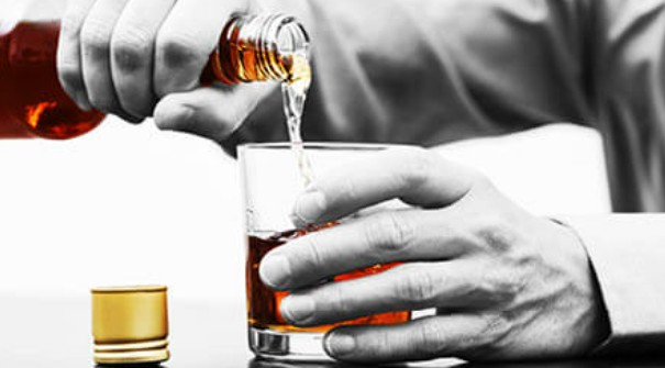 年末はアルコールの取り過ぎには要注意！！自制してくださいね。