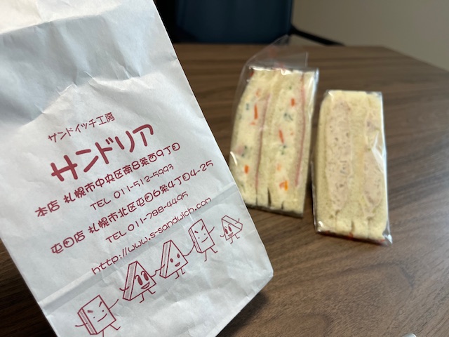 診療の合間にちょっと立ち寄りランチをゲット！