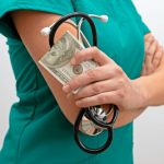 事業所には厳罰を！！そしてそれに加担していた医療職には・・・【看護師たちの勇気の告発がついに国を動かした　ホスピス住宅と精神科の訪問看護、国が全国一斉に不正調査へ】