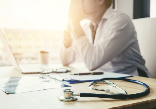 令和のこの時代にこの対応は・・・【松戸市の病院勤務医が77日連続勤務後に自殺 山形市の遺族が市を提訴し1億9000万円求める】