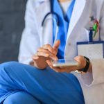 早くも施設から撤退する在宅医療機関が・・・・いきなり放り出される患者さんはどうなる??