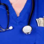 平日や週末に待機をしない在宅医、今回の診療報酬改定でいなくなるか・・・