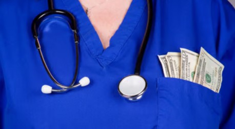 平日や週末に待機をしない在宅医、今回の診療報酬改定でいなくなるか・・・