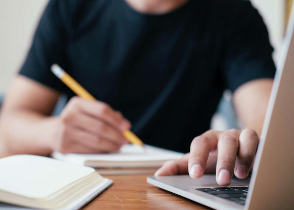 法人運営のため、AI、Dxのスクールに参加して学ぶことを検討中・・・