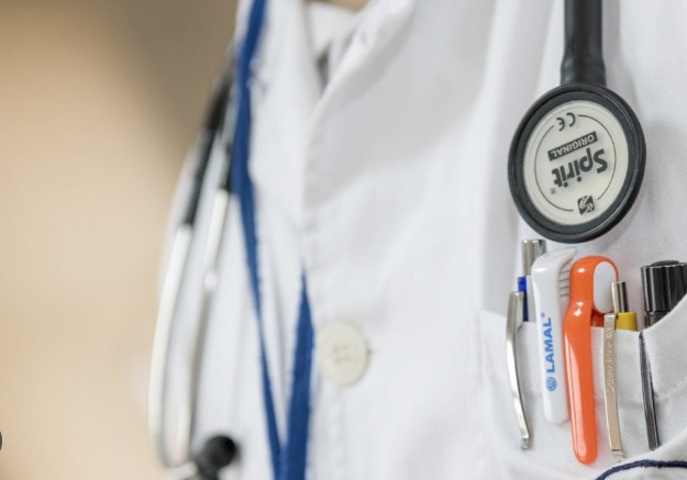 患者さんを在宅看取り。その後家族の方が１年、３年、・・・と外来通院してくれています。