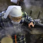外来の高齢患者さんには「短時間でもいいので働いて」と伝えています。