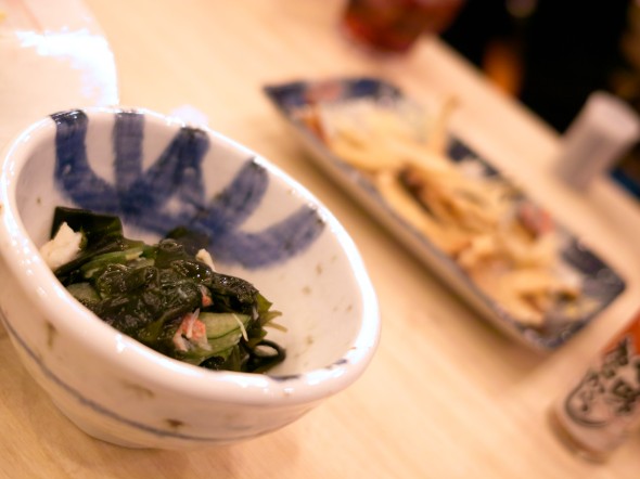 居酒屋にて、独立した元スタッフが営業している場面に遭遇