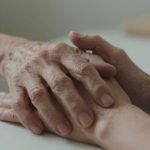 認知症患者さんの療養場所、本人の希望と家族の希望どっちを優先すべき？？