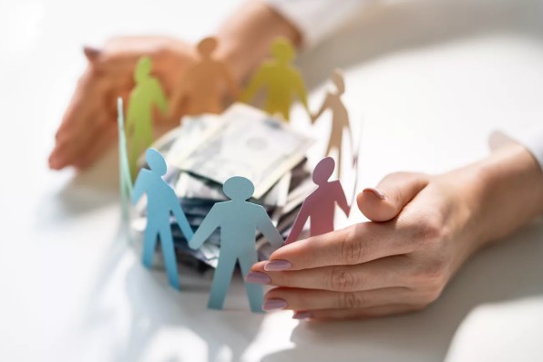 社会保障制度の綻びが、クラファンという形で透けてきたか・・・