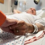終末期医療の最前線〜NY州「臨死介助(MAID)」合法化から読み解く現場の医師の役割とは?【アメリカの最新動向】